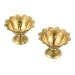 Amazon Brand - Umi Brass Devdas Diya Oil Puja Lamp Engraved Design Dia for Home Office Festival Puja Gifts Decor (1 Pcs)(AA1103/119) - Image 2